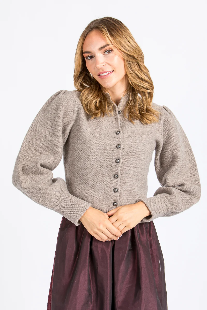Fei scho schee Strickjacke mit Puffarm beige