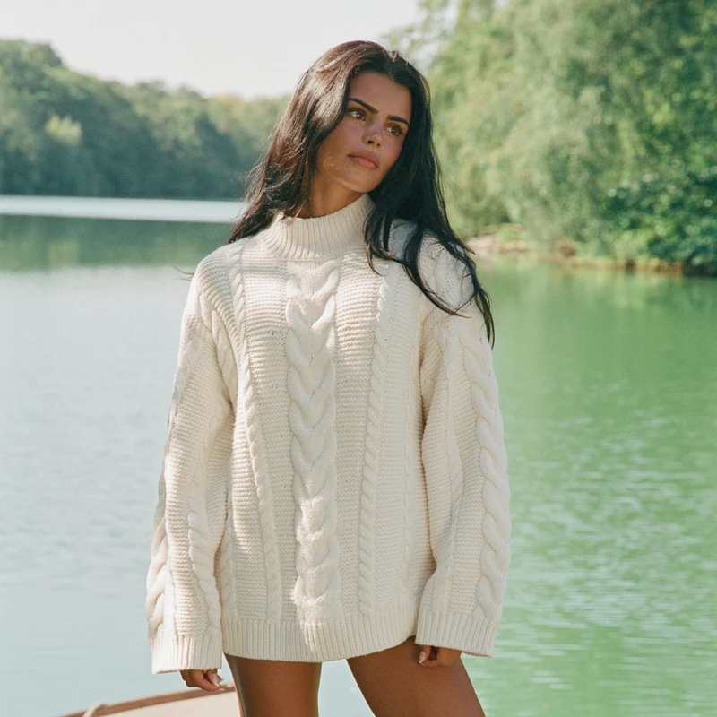 Oversized-Strickpullover mit Zopfmuster - Crèmefarbe