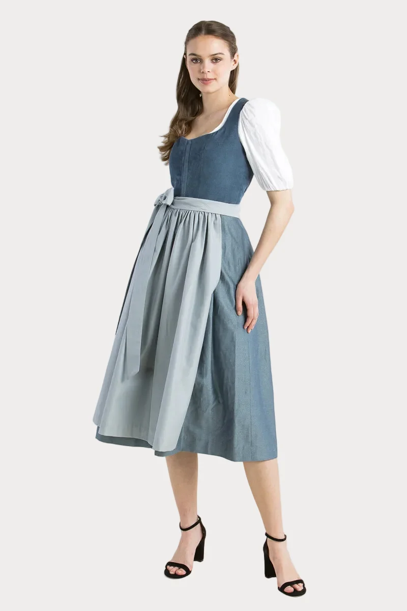 Almliebe Dirndl Cordula hellblau