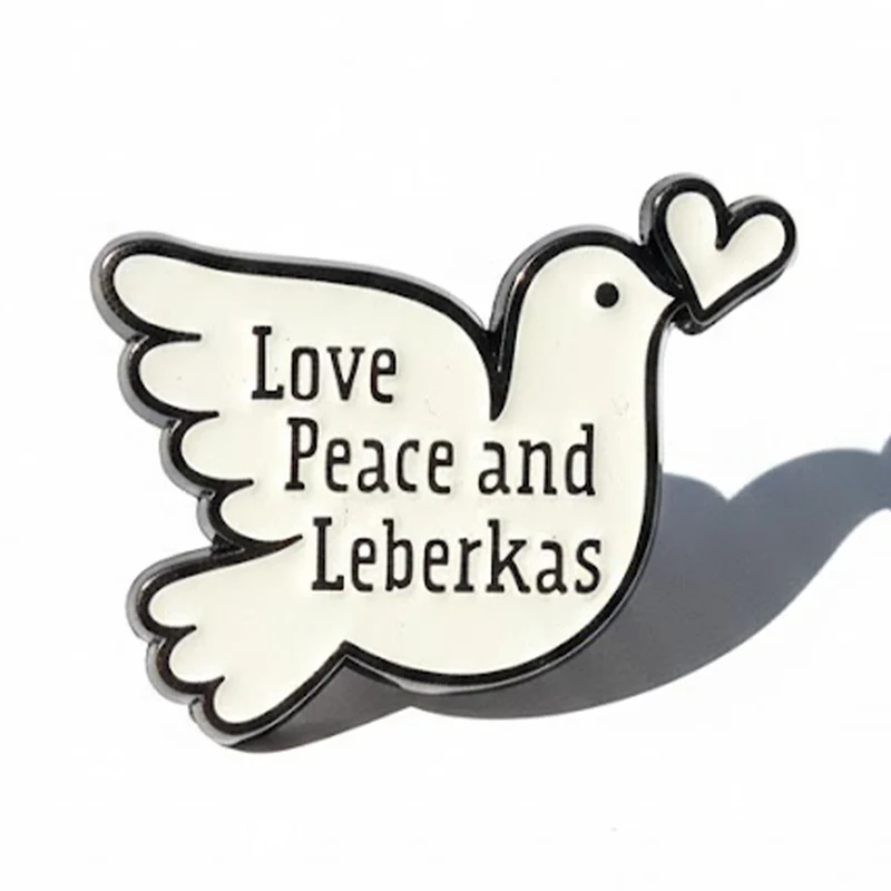 Love Peace Leberkas Pin – lustiger Anstecker
