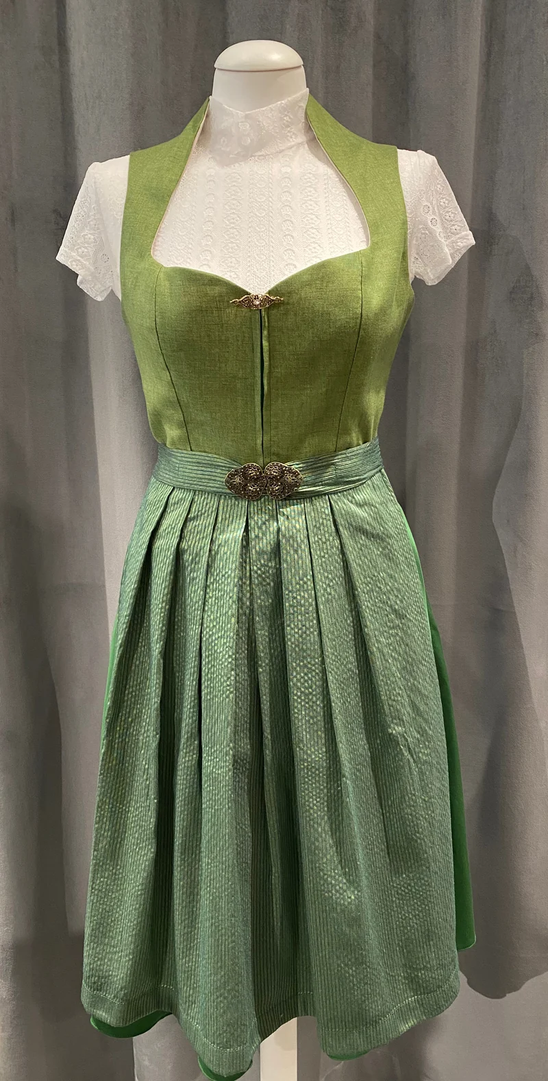Dirndl Goldstich traditionell grün Reißverschluss 65cm