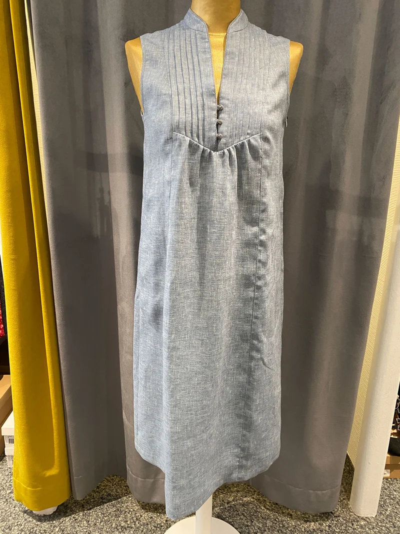 Kleid Anno Domini Lena hellblau taube