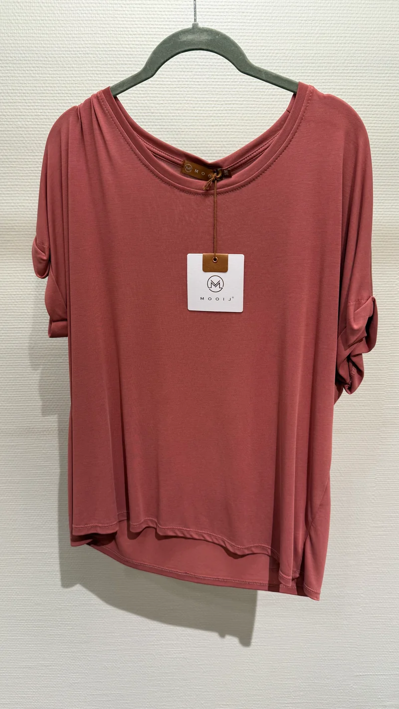 Shirt rose-rot