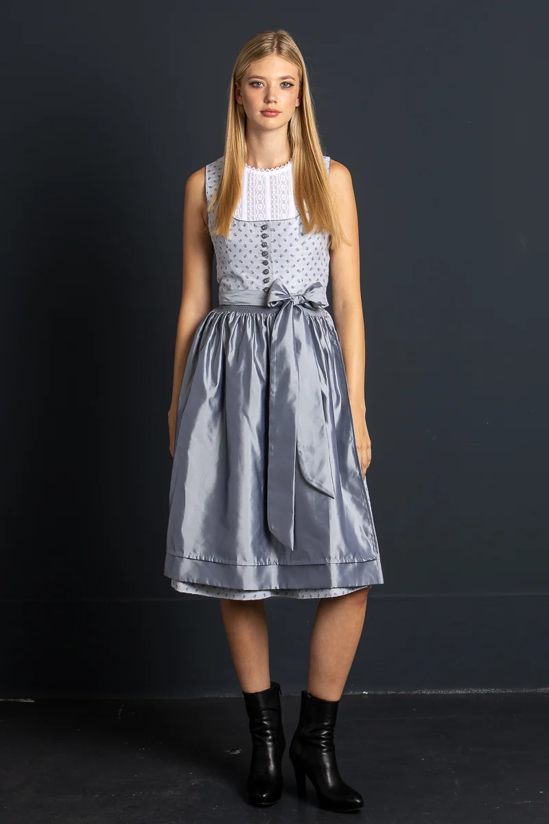 Heimatglück Dirndl Annemarie hellblau