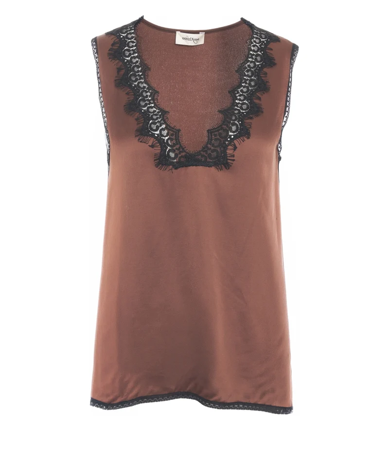 Top con dettagli in pizzo